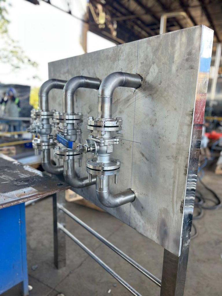 Manifold em aço inox fabricado pela Usemont