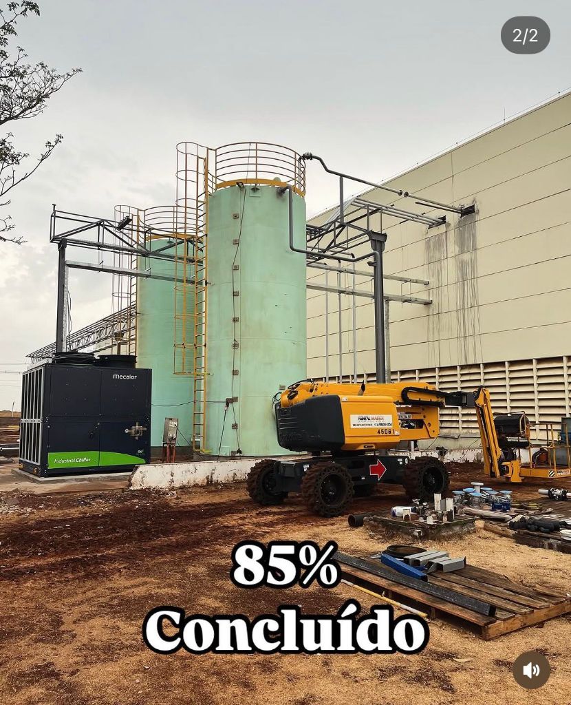 Obra industrial em andamento